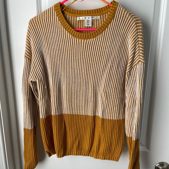 Max Studio Mustard Crewneck Sweater - Picture 1 of 4